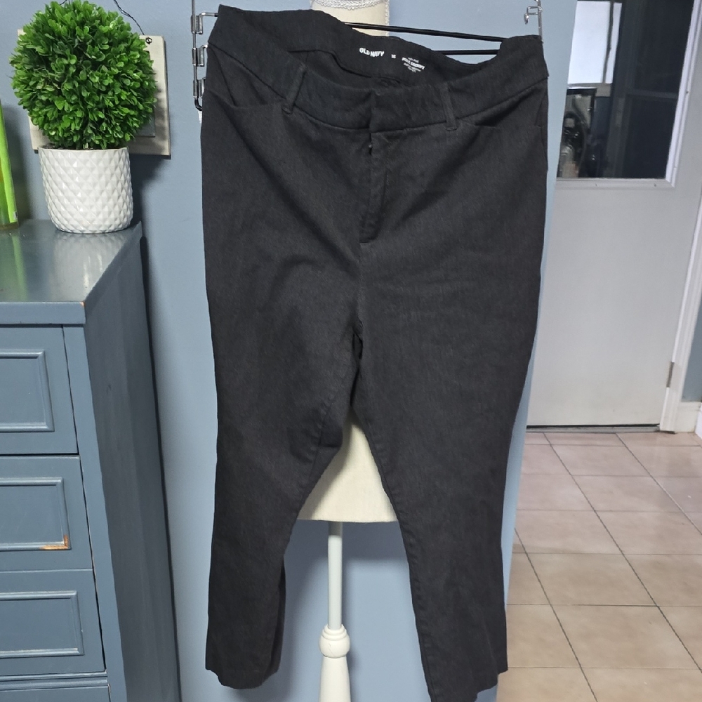 Old Navy Women's Dark Gray Ankle Jeans
